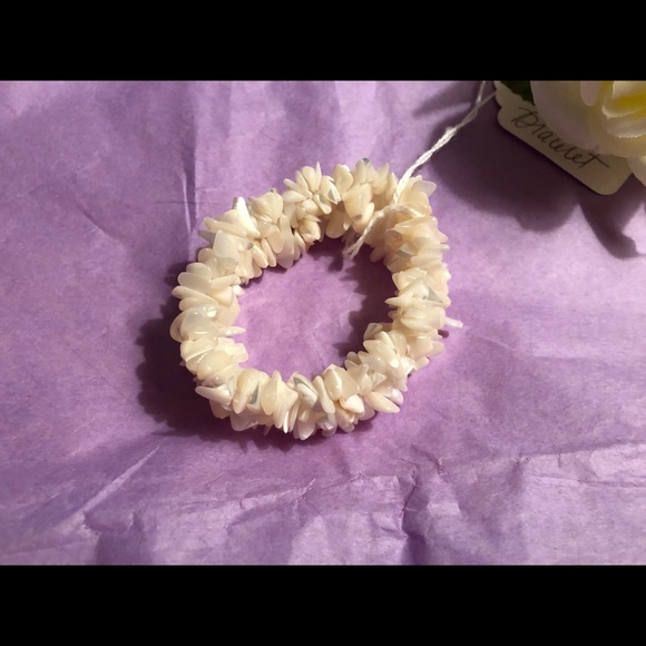 ❤️Mother of Pearl Stretch Bracelet - Picture 5 of 5